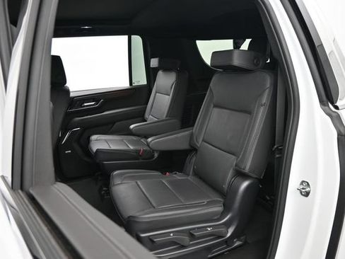 Used 2025 GMC Yukon XL Denali AWD/4WD image 25