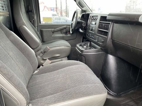 Used 2024 GMC Savana 2500 w/ Driver Convenience Package image 22