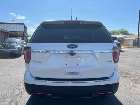 Used 2018 Ford Explorer Limited w/ Equipment Group 301A AWD/4WD image 6