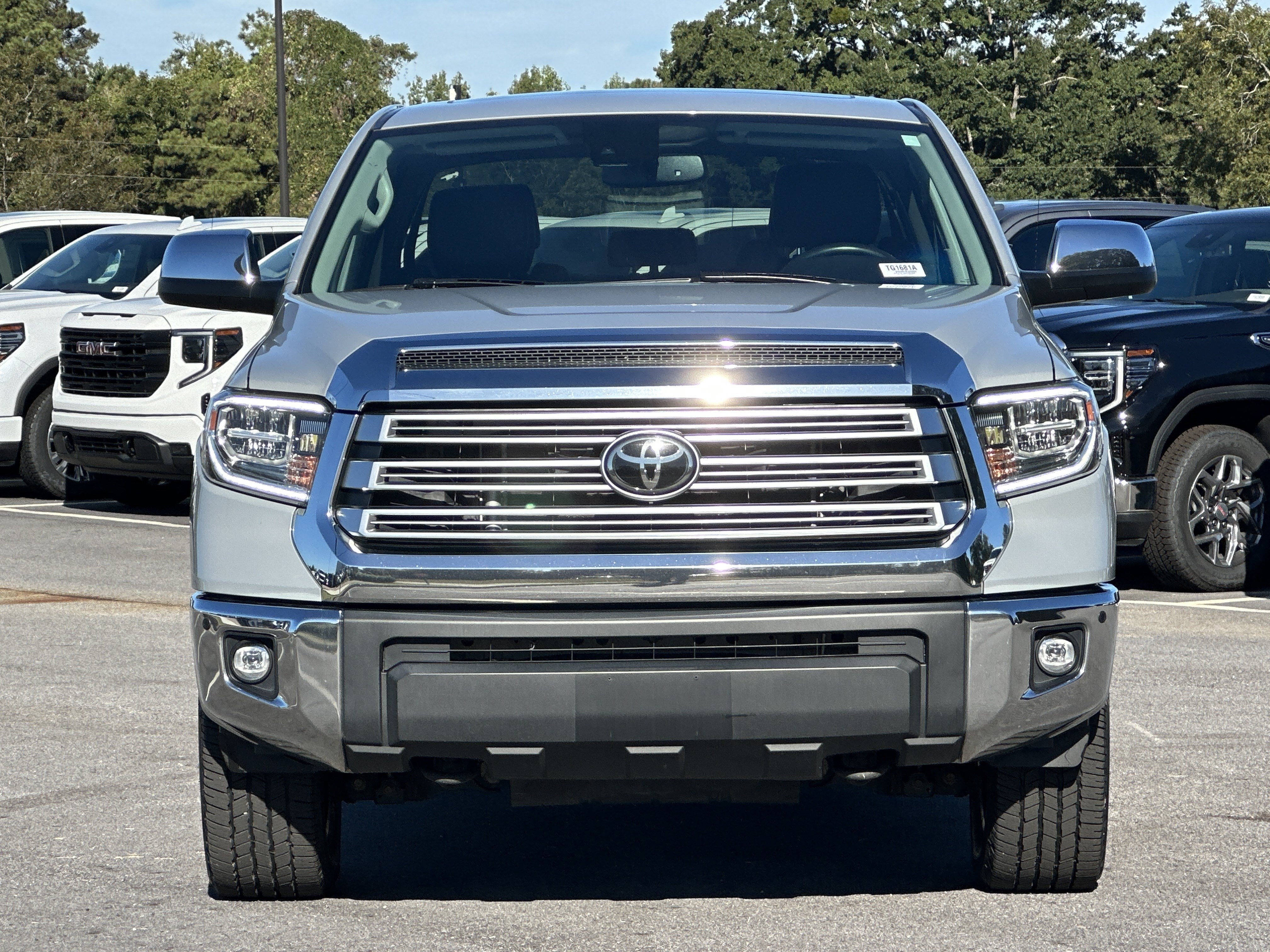 Used 2021 Toyota Tundra Limited w/ Limited Premium Package AWD/4WD image 2