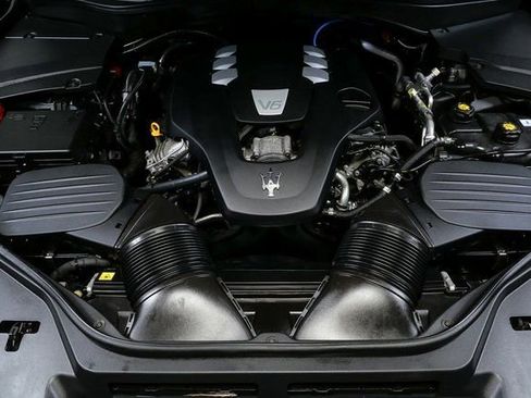 Certified 2022 Maserati Levante GT image 34