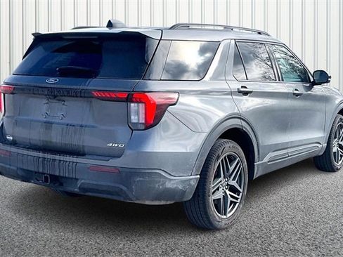 Used 2025 Ford Explorer ST-Line w/ ST-Line Street Pack image 12