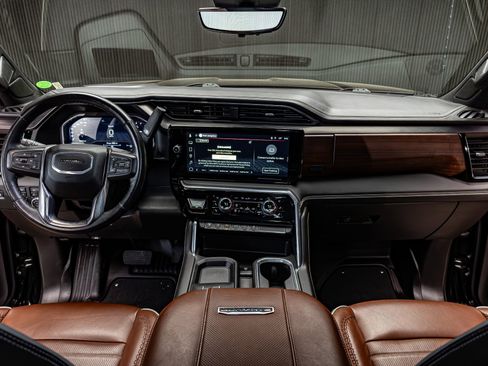 Used 2024 GMC Sierra 3500 Denali Ultimate image 20