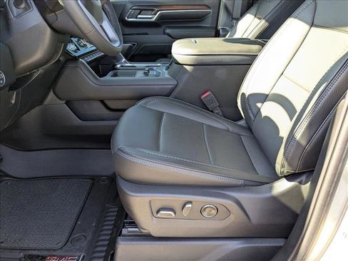 Used 2024 GMC Sierra 2500 Denali w/ Denali Reserve Package image 16