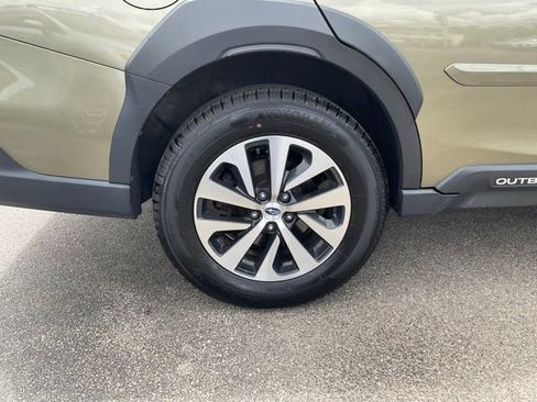 Certified 2023 Subaru Outback Premium AWD/4WD image 9