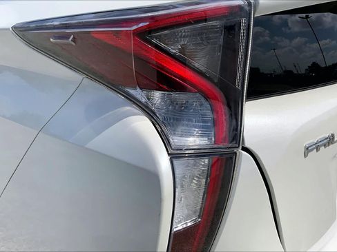 Used 2017 Toyota Prius Four w/ Advanced Technology Package FWD image 28