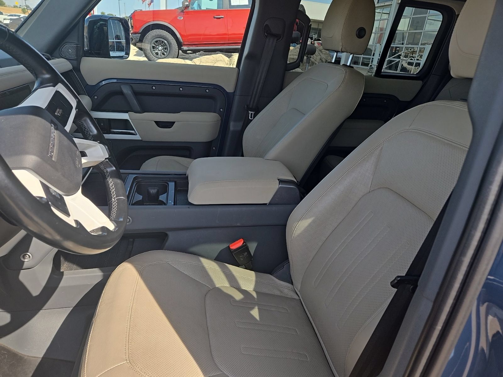Used 2022 Land Rover Defender 110 SE AWD/4WD image 13