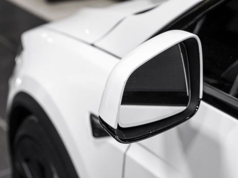 Used 2022 Tesla Model X image 49