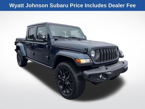 Used 2025 Jeep Gladiator Sport AWD/4WD image 10
