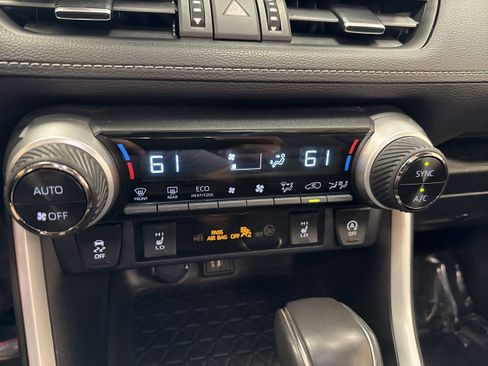 Used 2023 Toyota RAV4 XLE Premium image 39