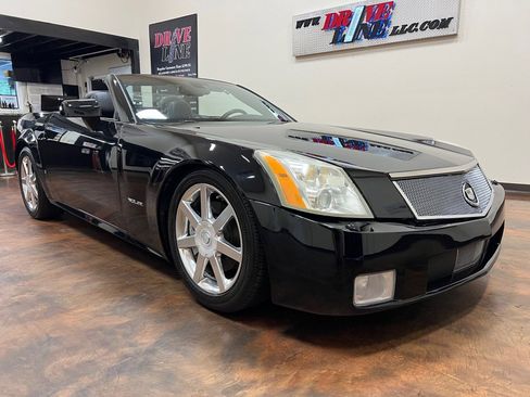 Used 2008 Cadillac XLR RWD image 3