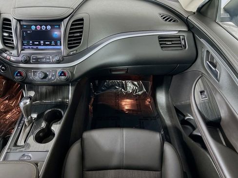 Used 2019 Chevrolet Impala LT image 21