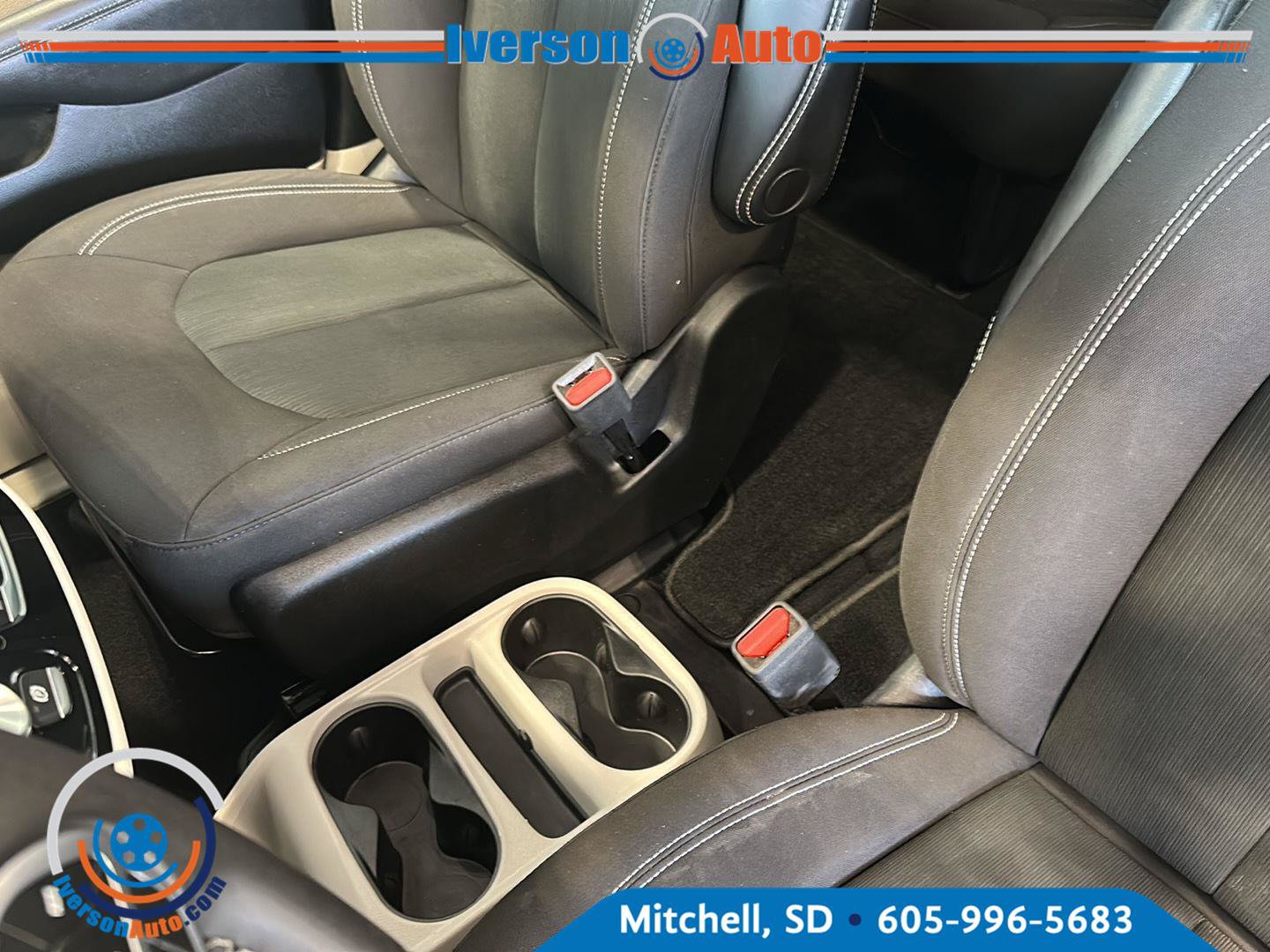 Used 2023 Chrysler Voyager LX FWD image 21