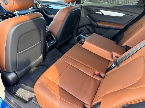 New 2025 VinFast VF 8 Plus image 18