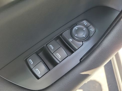 Used 2021 Chevrolet Blazer Premier w/ Driver Confidence II Package FWD image 17