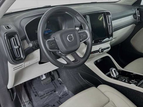 Used 2023 Volvo XC40 B5 Plus w/ Driver Assist Package AWD/4WD image 9