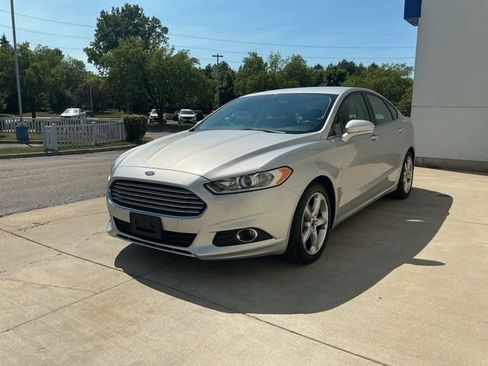 Used 2016 Ford Fusion SE w/ Equipment Group 201A FWD image 5