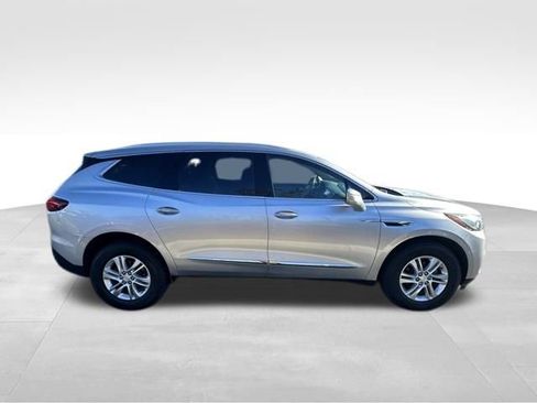 Used 2018 Buick Enclave Essence image 9