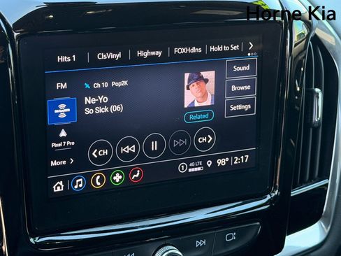 Used 2023 Chevrolet Traverse LT FWD image 25