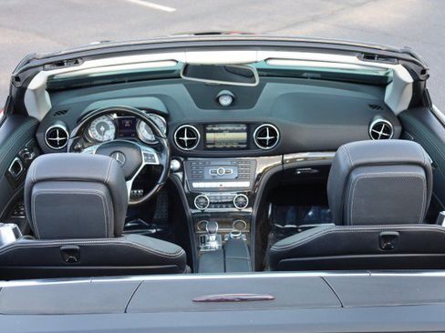 Used 2014 Mercedes-Benz SL 550 image 16