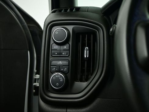 Used 2022 Chevrolet Silverado 1500 Custom image 17