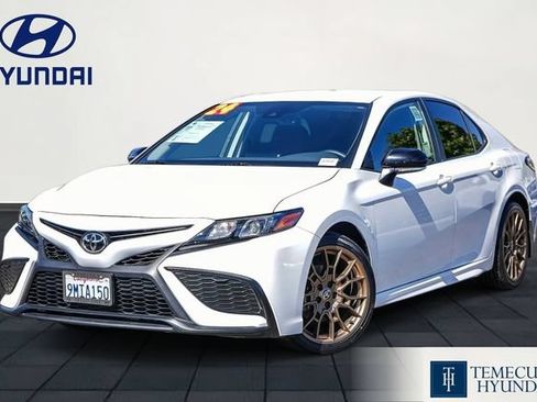 Used 2024 Toyota Camry SE w/ Convenience Package FWD image 1