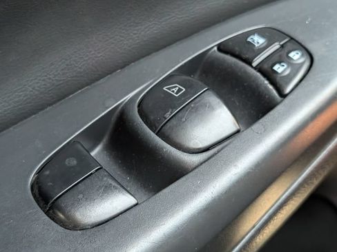 Used 2015 Nissan Sentra SL FWD image 18