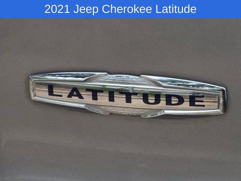 Used 2021 Jeep Cherokee Latitude image 10