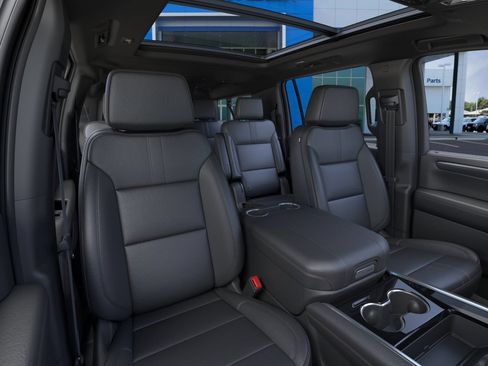 New 2026 Chevrolet Suburban RST w/ RST Capability Package AWD/4WD image 16