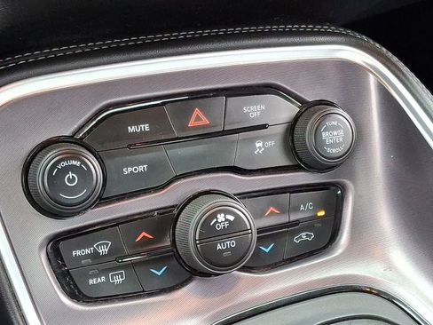 Used 2020 Dodge Challenger SXT RWD image 24