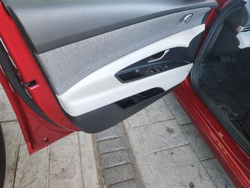 Used 2025 Hyundai Elantra Limited image 29