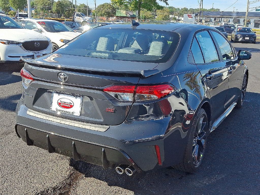 Used 2026 Toyota Corolla SE w/ SE Package FWD image 4