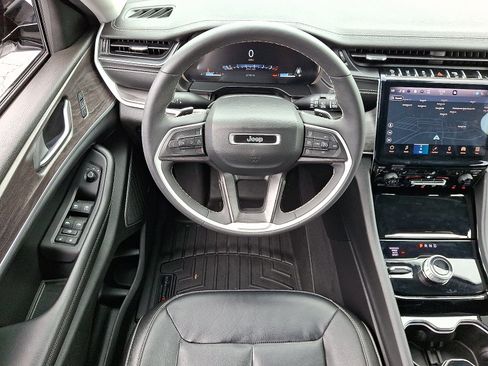 Used 2023 Jeep Grand Cherokee Limited w/ Trailer Tow Prep Group (B) image 12