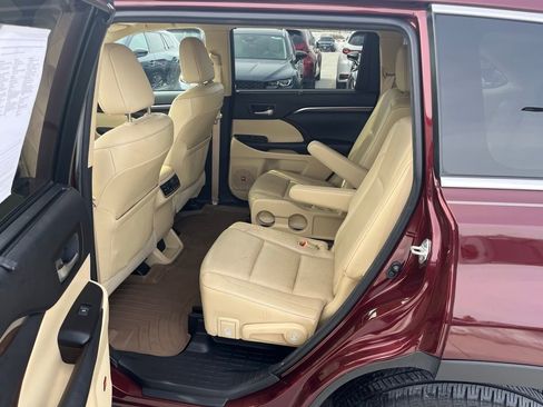Used 2015 Toyota Highlander Limited image 13