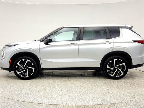 Used 2022 Mitsubishi Outlander SE image 8