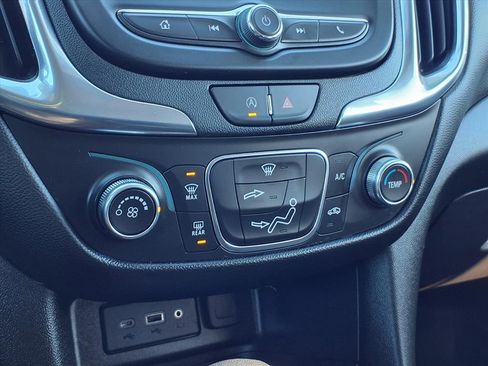 Used 2022 Chevrolet Equinox LT w/ LPO, Floor Liner Package image 11