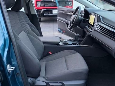 Used 2025 Toyota Camry LE image 15