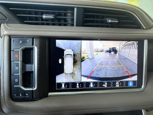 Used 2021 GMC Yukon Denali w/ Denali Ultimate Package image 17