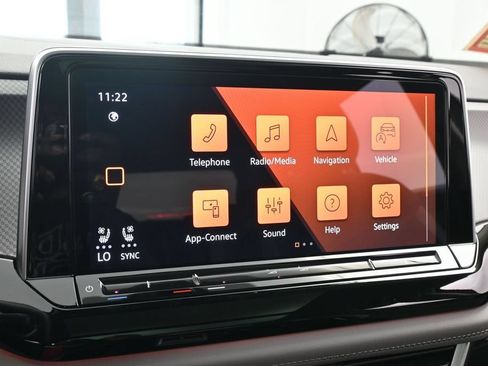 Used 2024 Volkswagen Atlas Peak Edition SE AWD/4WD image 19