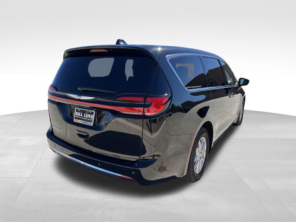 Used 2026 Chrysler Pacifica Select FWD image 7
