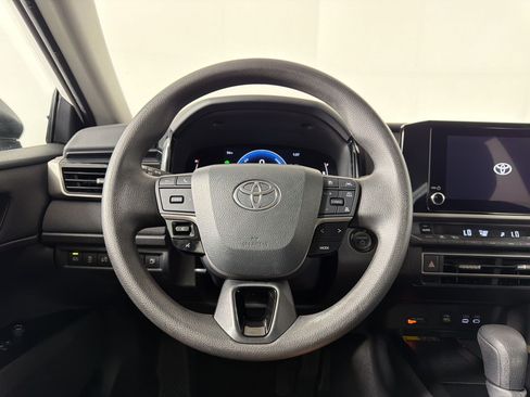 Used 2025 Toyota Camry LE FWD image 25
