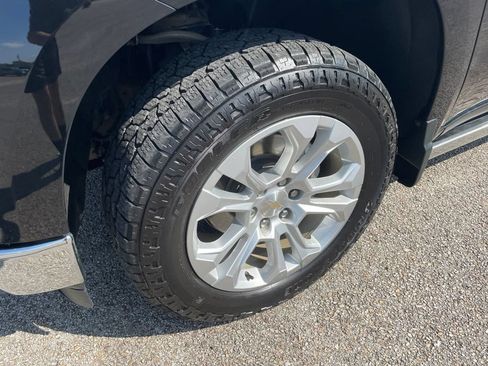Used 2023 Chevrolet Silverado 1500 LTZ w/ Z71 Off-Road Package AWD/4WD image 11