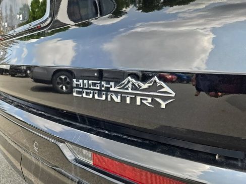 Used 2026 Chevrolet Traverse High Country w/ LPO, Floor Liner Package AWD/4WD image 10