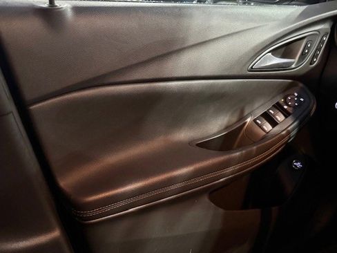 Used 2020 Buick Encore GX Essence w/ Experience Buick Package image 31