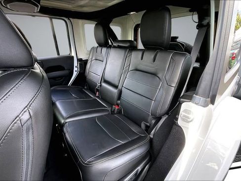 Used 2023 Jeep Wrangler Unlimited Sahara image 22