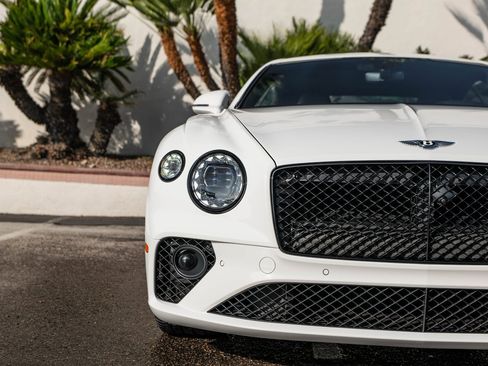 Used 2022 Bentley Continental GT image 11
