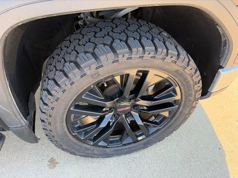 Used 2022 GMC Sierra 1500 SLT AWD/4WD image 59