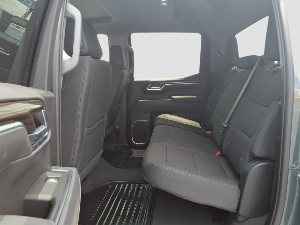 Used 2025 Chevrolet Silverado 1500 LT RWD image 14