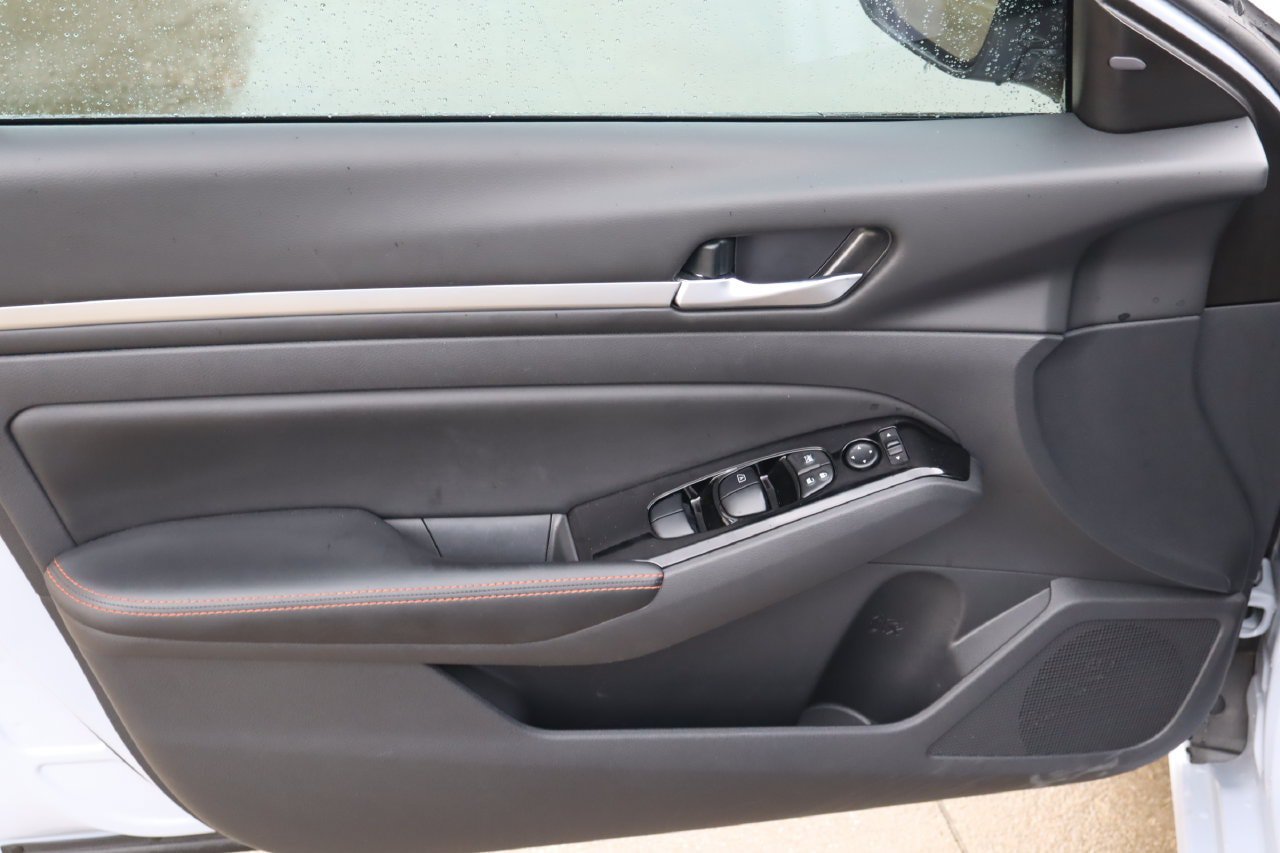 Certified 2024 Nissan Altima 2.5 SR FWD image 19