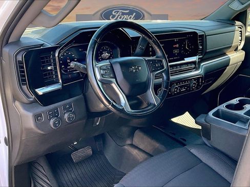 Used 2023 Chevrolet Silverado 1500 RST AWD/4WD image 14